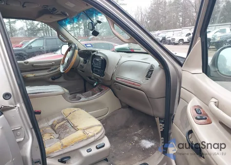 2000 Lincoln Navigator z USA, uszkodzony, nr VIN 5LMEU27A7YLJ24578
